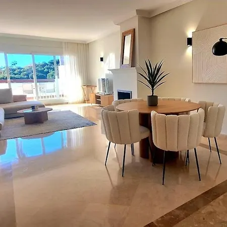 And Sun Apartment *